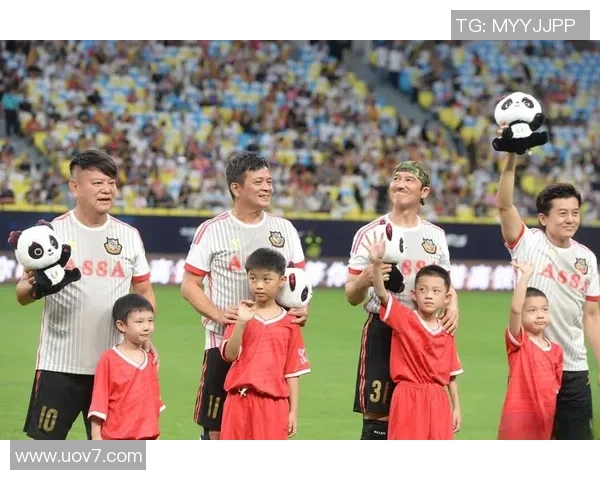 足球明星化身卡点达人展现球场之外的精彩生活与创意挑战